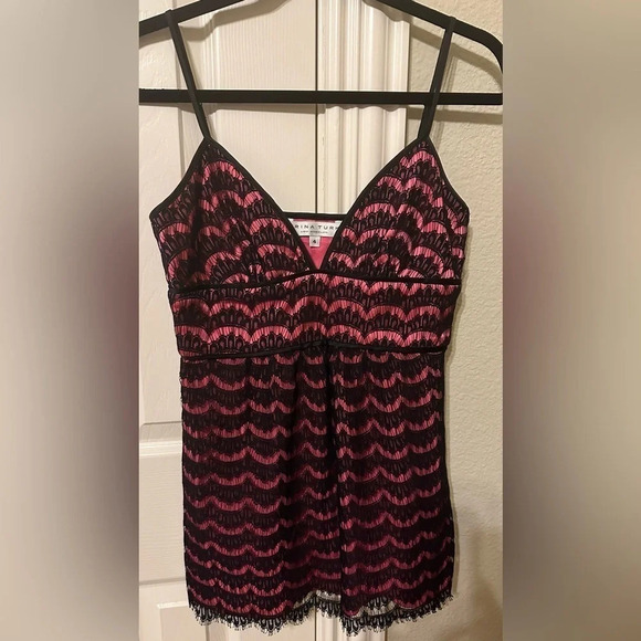 TRINA TURK Pink Silk & Black Lace Scalloped Tank Top. Size 4 - Picture 1 of 10